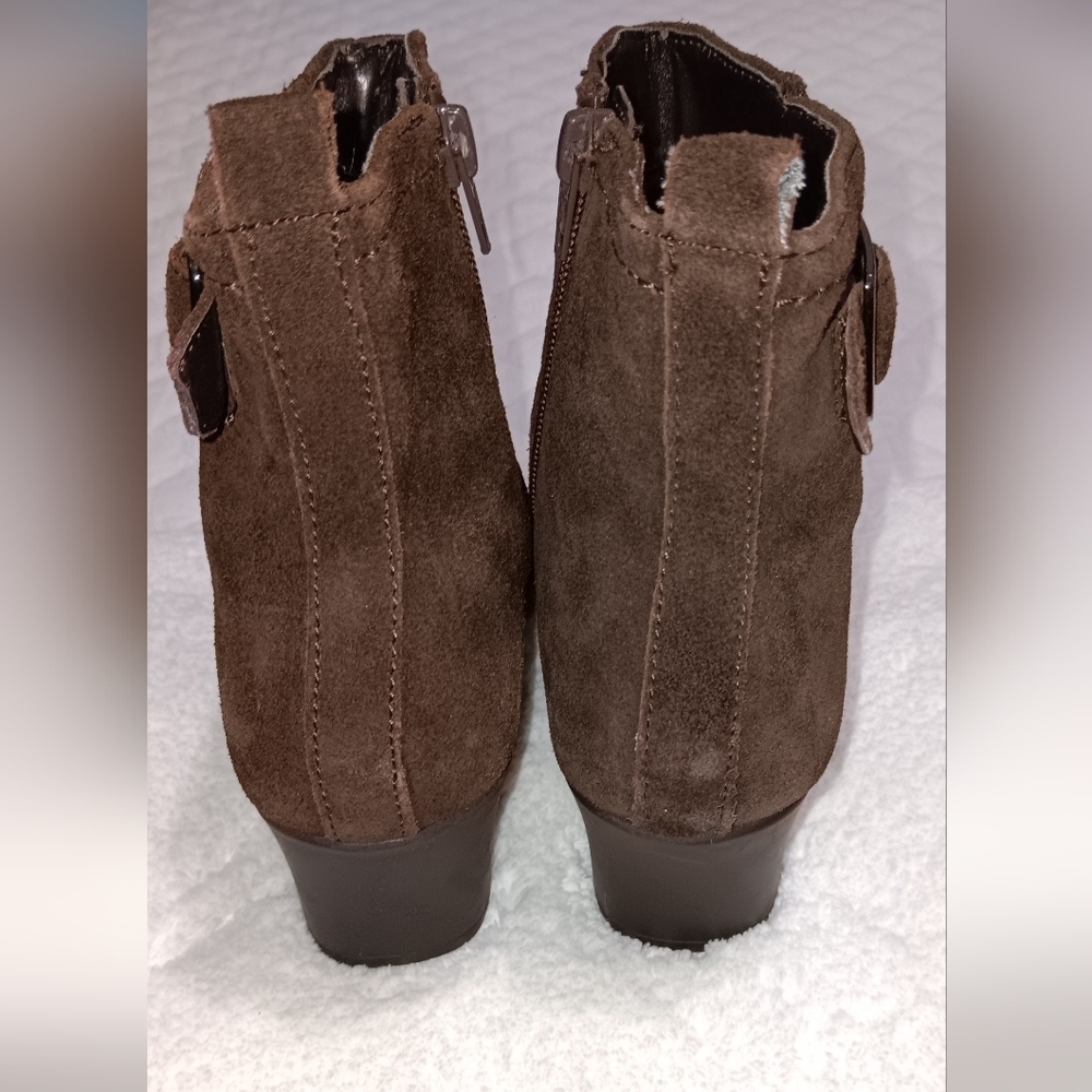 AEROSOLES  Dark Brown Ankle Booties Size 6.5M - Picture 4 of 10